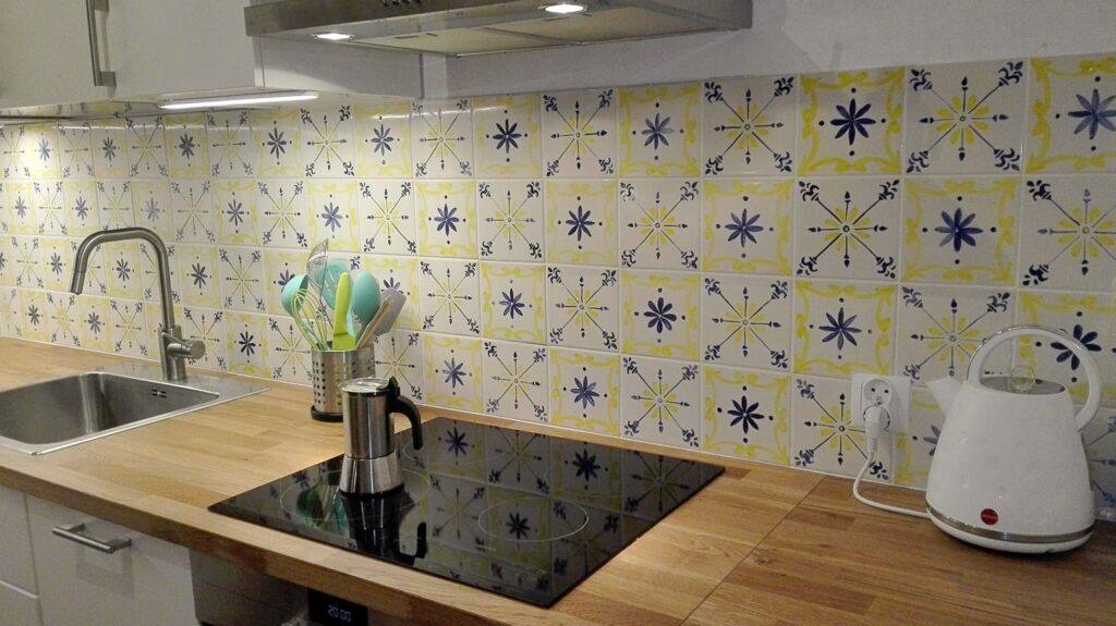 kafle do kuchni w dwóch kolorach i w dwóch wzorach