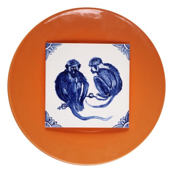 Małpki niebieskie ręcznie namalowane na kafelku ceramicznym