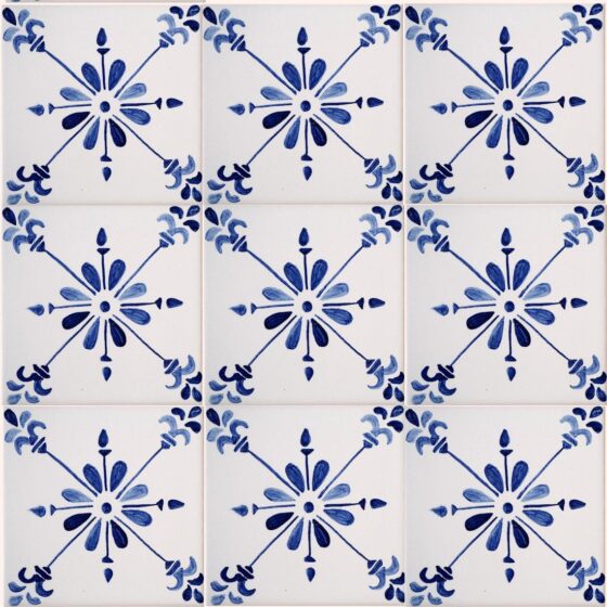 9 kafelków ręcznie malowanych w ornamentalny niebieski wzór, typowy portugalski