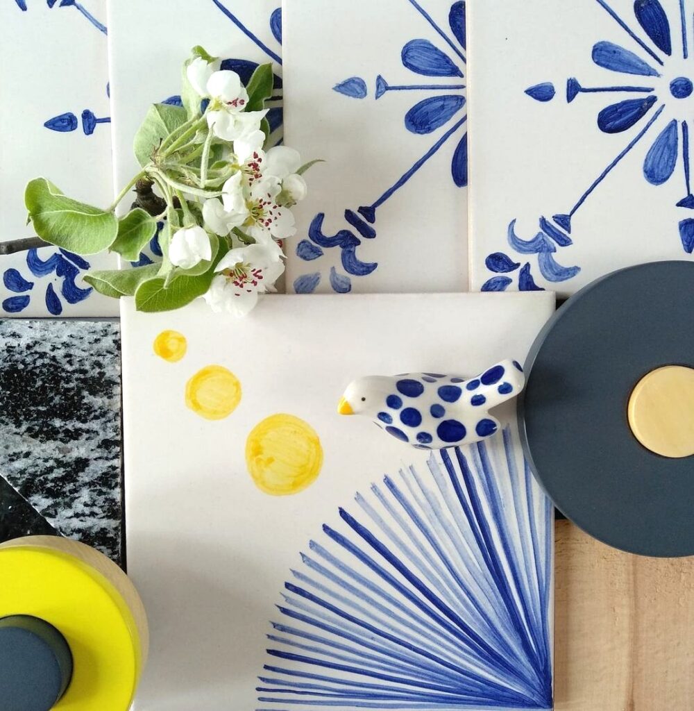 Biel i błękit to bardzo trafne zestawienie kolorów w domu