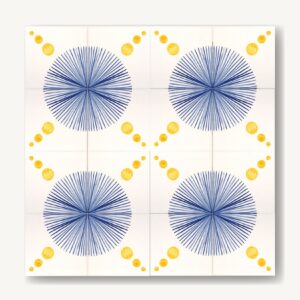 Geometryczne płytki azulejos w kuchni, żółto-niebieskie