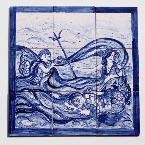 panel ceramiczny przedstawiający boginię Amfitrytę, ręcznie malowany, niebieski