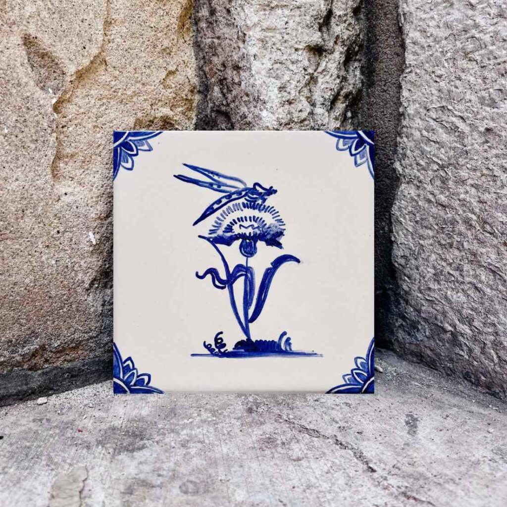 kafelek namalowany ręcznie z chabrem i ważką