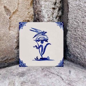 kafelek namalowany ręcznie z chabrem i ważką