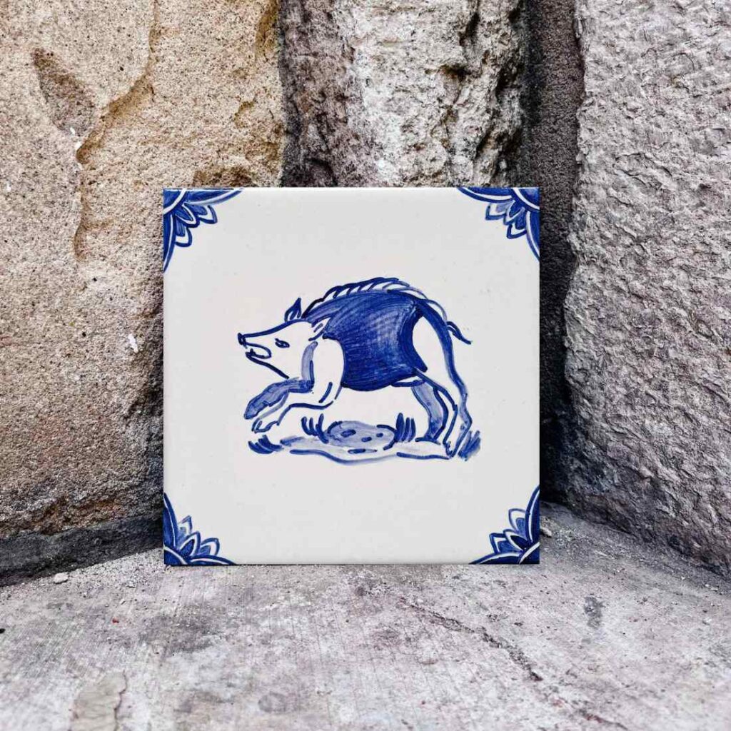 kafelek namalowany ręcznie z dzikiem