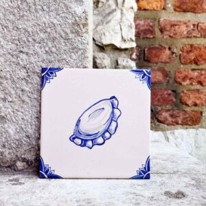 kafelek z pierogiem idealnie się komponuje z ceglaną ścianą