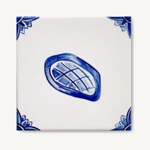 oscypek namalowany na kafelku, niebieski