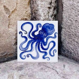 kafelek z ośmiornicą, ręcznie malowany, niebieski