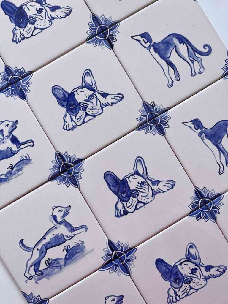 Mix piesków namalowanych na kafelkach ceramicznych