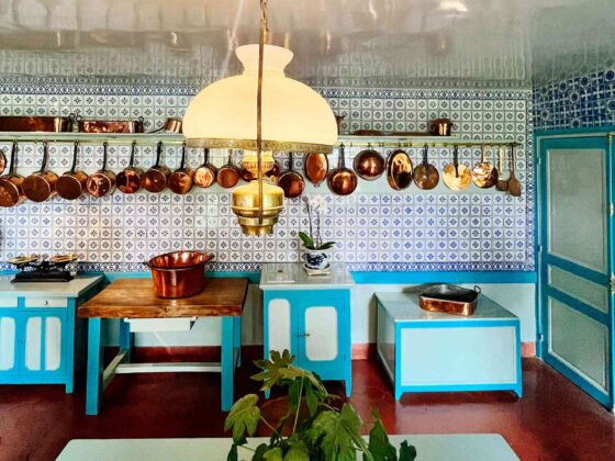 Styl vintage w kuchni zainspirować może np. Monet